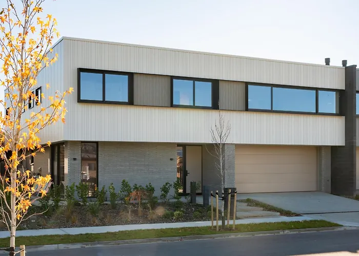 Brand New On Rubus * Wanaka